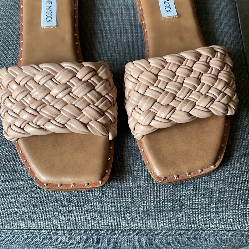 Steve Madden slip on flats size 8.5.